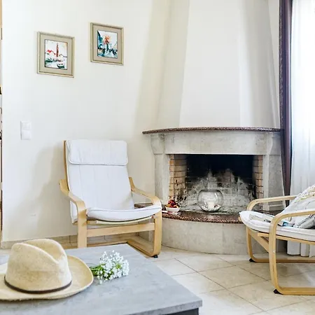 Rafaela'S Cottage House Дом отдыха