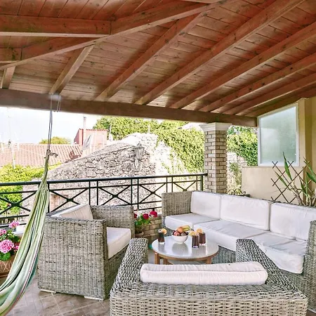 Rafaela'S Cottage House * Sokrakion